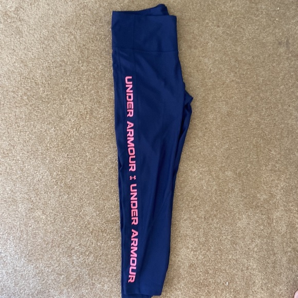 Under Armor work out Capris - Picture 3 of 4